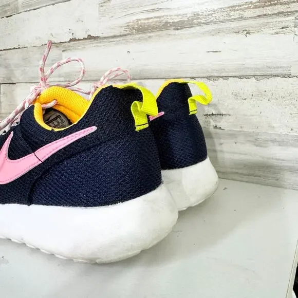 Nike Shoes Youth Size 5.5 Roshe Run Midnight Navy Pink Glow Running Sneakers - Picture 3 of 7